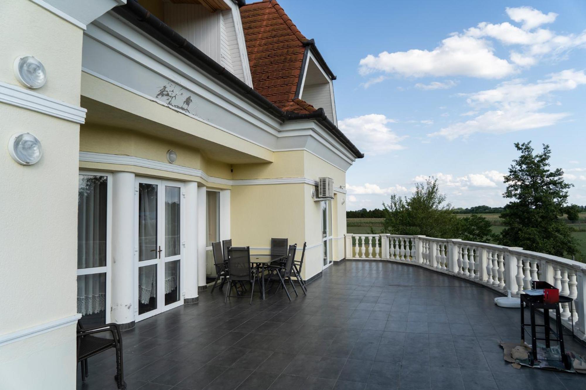 Elite Boutique Villa Oerkeny Orkeny Exterior foto